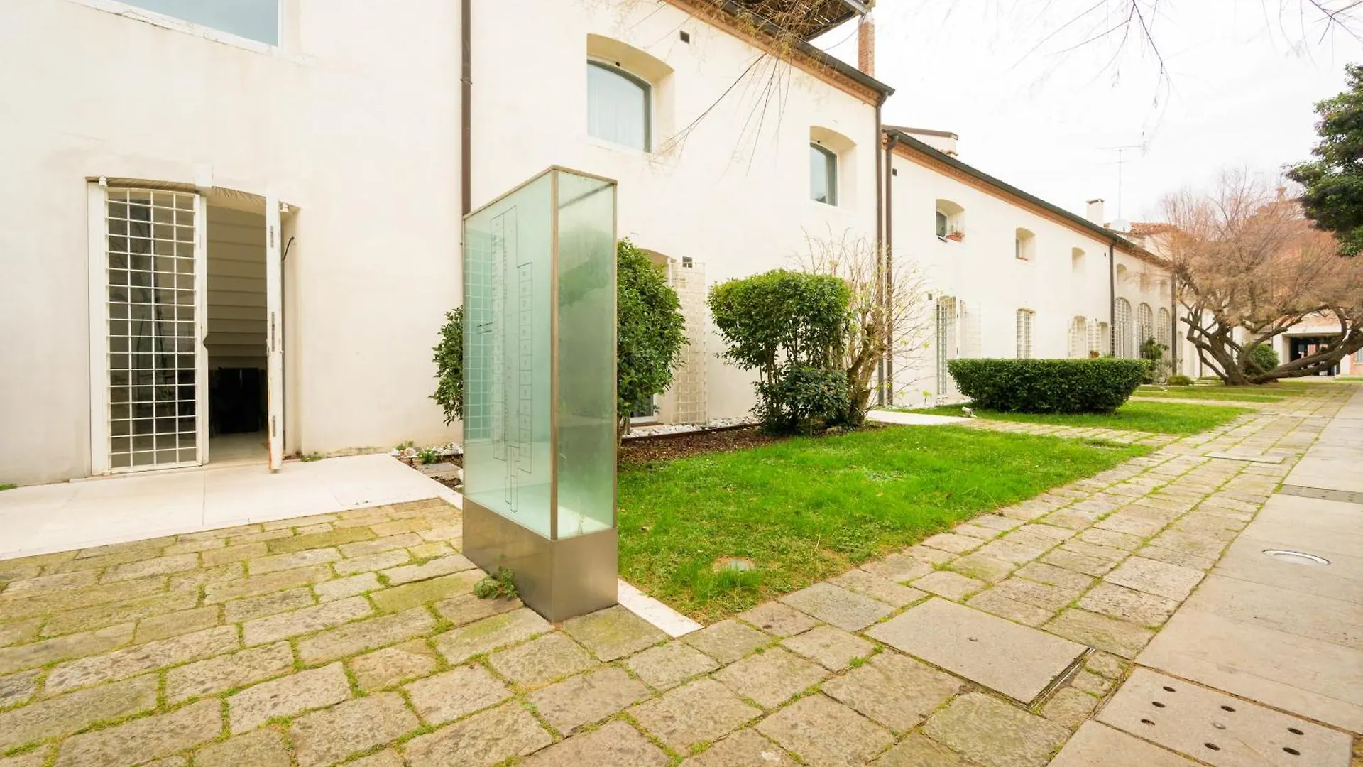 Modern Arch Apartment Venice Italy