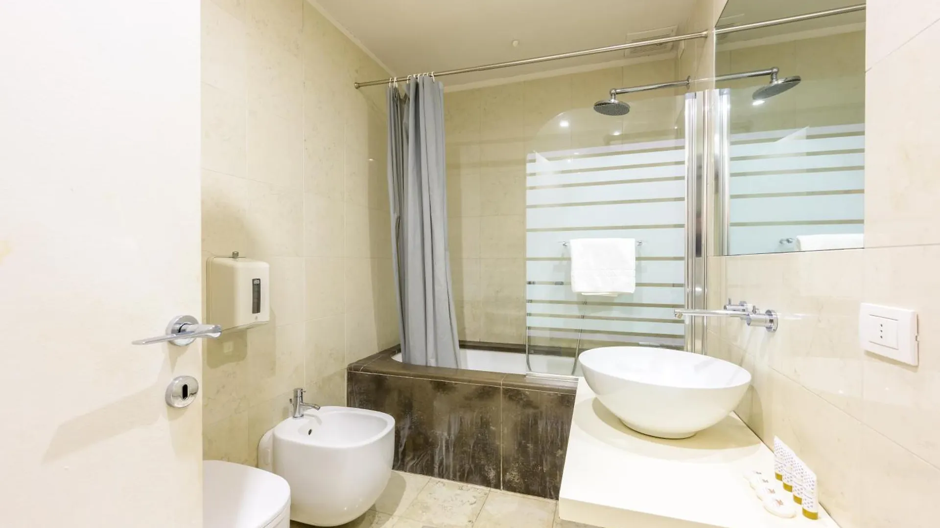 Modern Arch Apartment Venice Italy