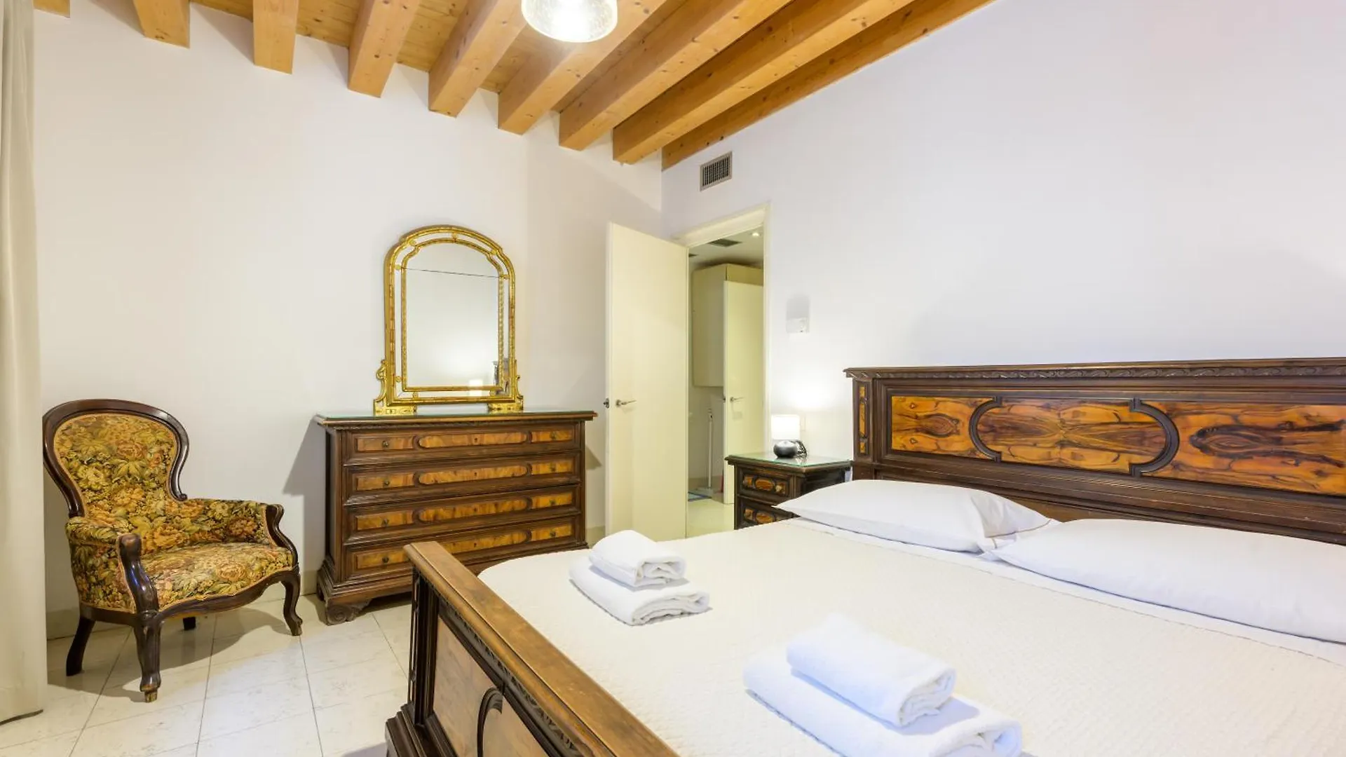 Modern Arch Apartment Venice 0*,  Italy