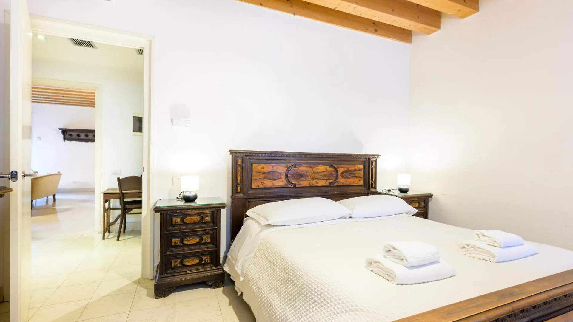 Modern Arch Apartment Venice