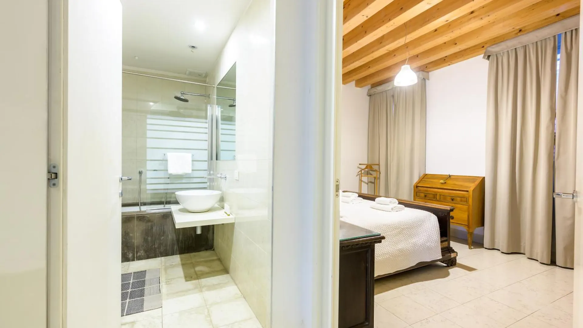 Modern Arch Apartment Venice