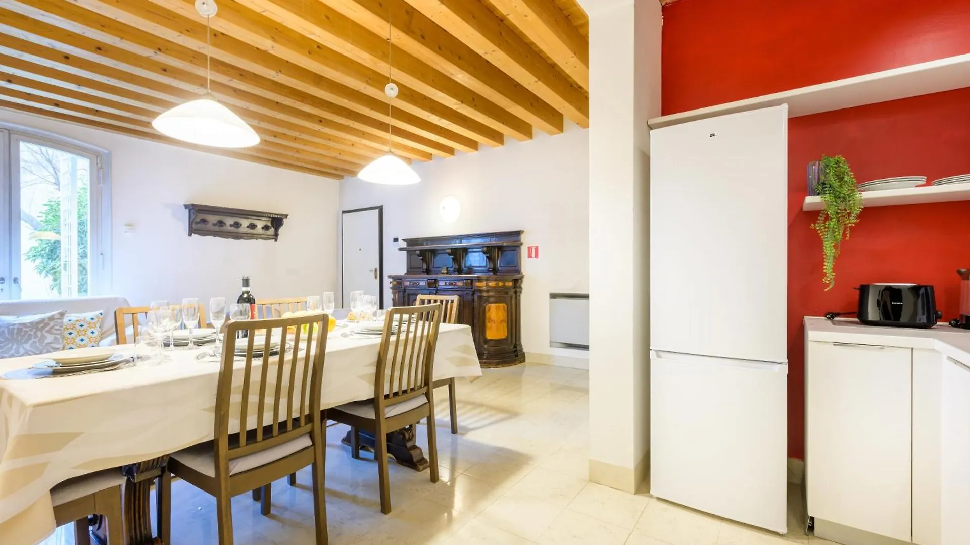 Modern Arch Apartment Venice