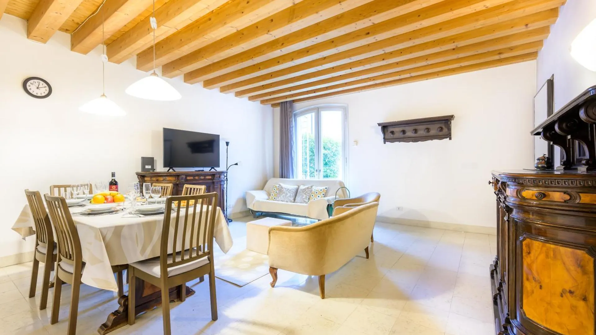 Modern Arch Apartment Venice