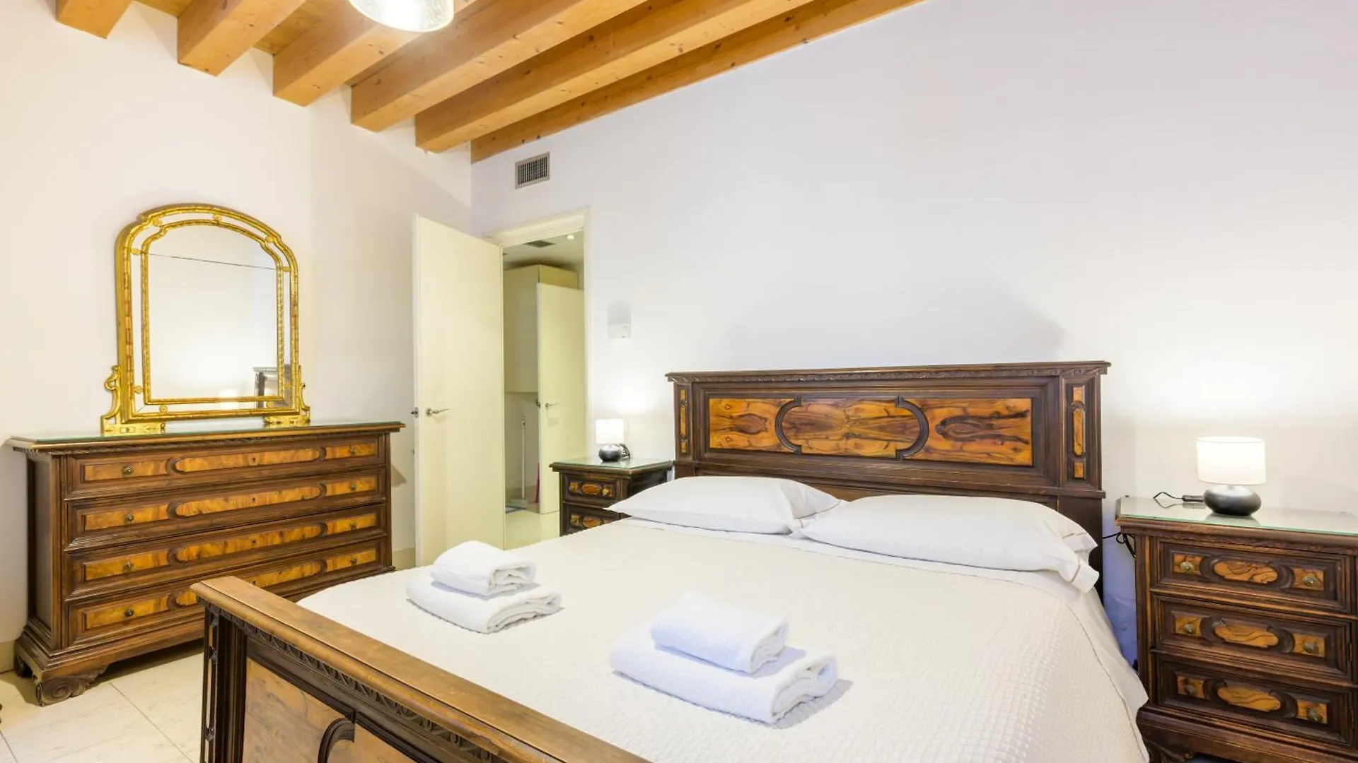 Modern Arch Apartment Venice 0*,  Italy