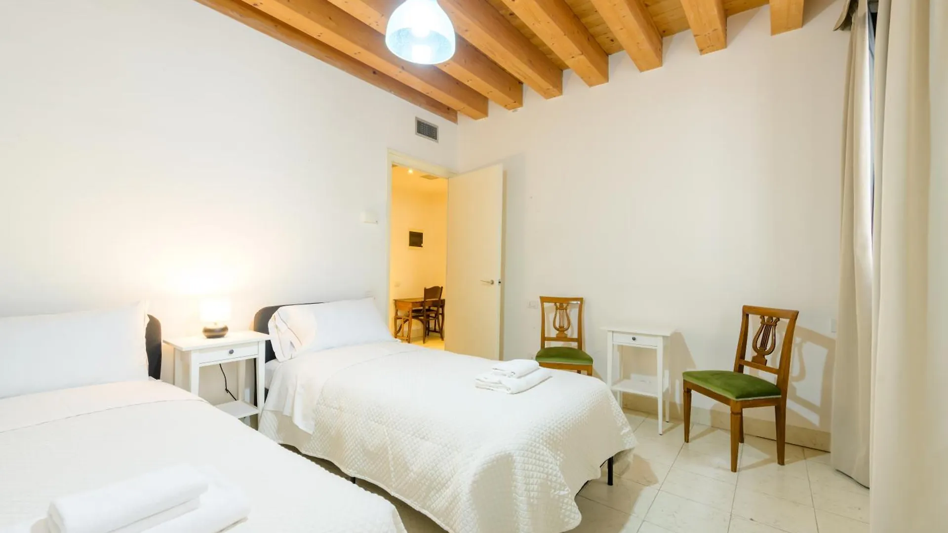 Modern Arch Apartment Venice